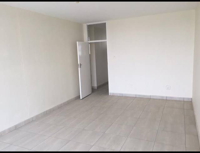 2 BEDROOM PROPERTY TO RENT IN BEDFORD GARDENS